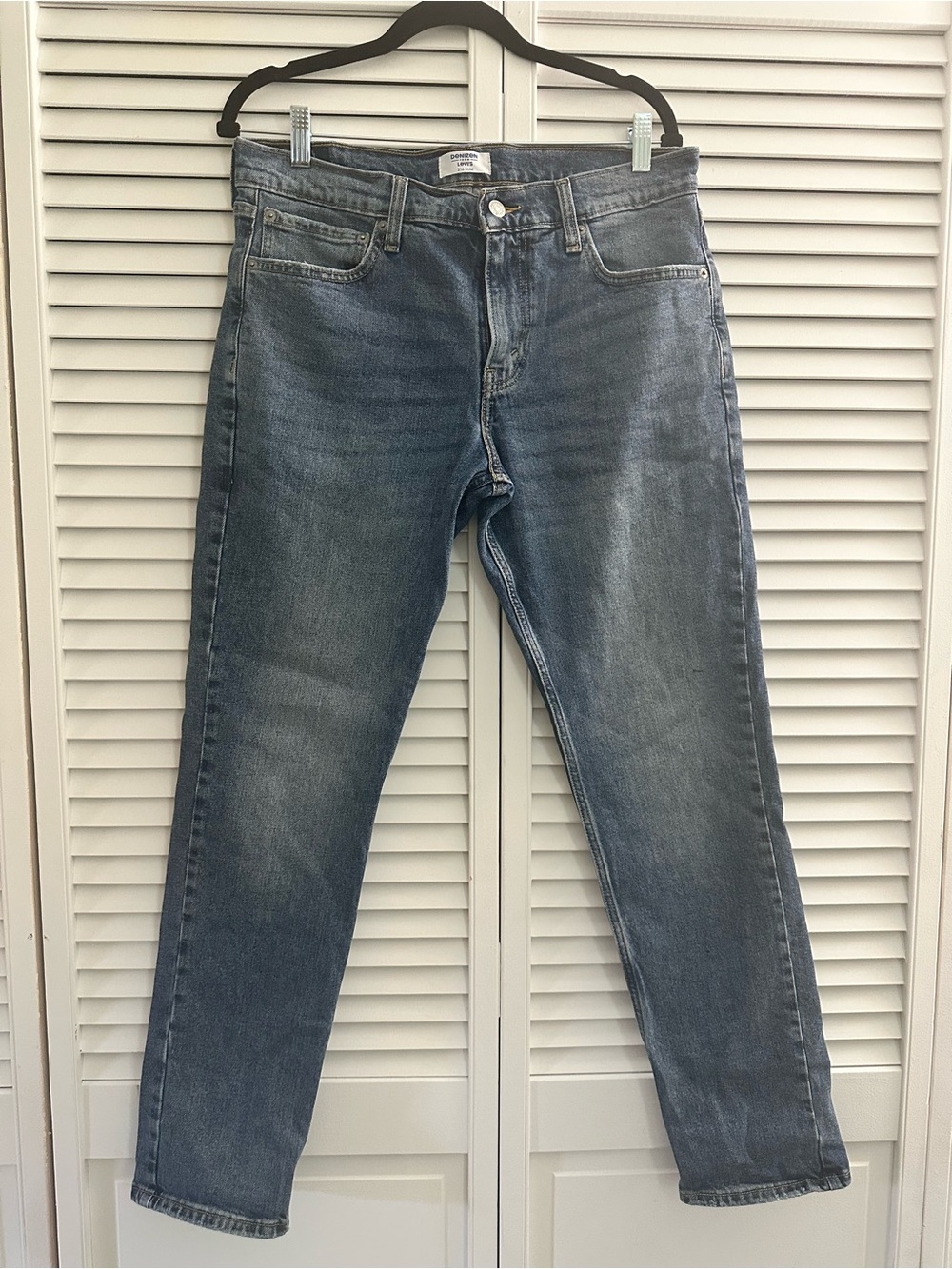 Denizen from Levi's Slim Straight Jeans in Light Blue Wash